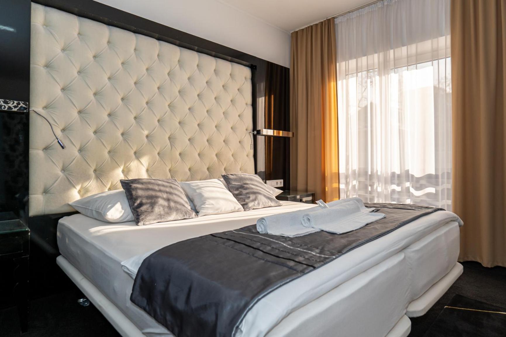 Titan Centrum Apartman Nyiregyhaza Exterior photo
